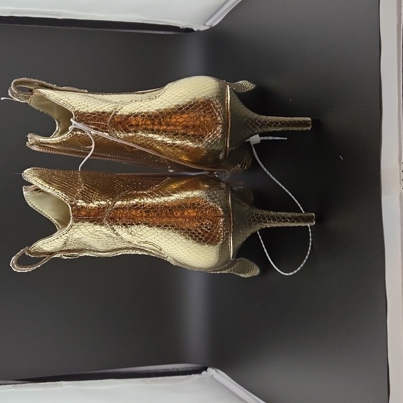Guess gold metallic booties size 7 - Picture 4 of 4